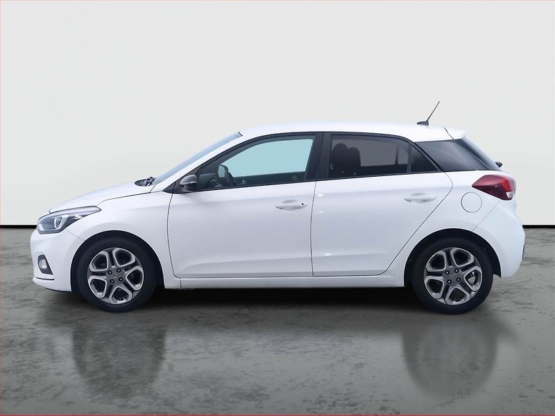 Hyundai i20 (2019) 1.2, Tempomat, Park. senzory - fotka 3 z 14