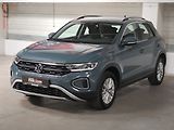 Volkswagen T-Roc (2023) 1.5TSi, 2.maj,ČR, Life, LED - náhled 2