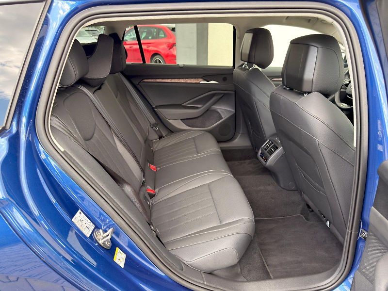 Škoda Superb (2025) COMBI 4x4 L K TD 142/2.0 A7A - fotka 21 z 40