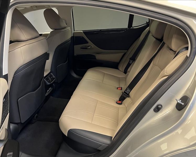 Lexus ES 300h 300H 2,5 HEV LUXURY / ZÁRUKA - fotka 8 z 23