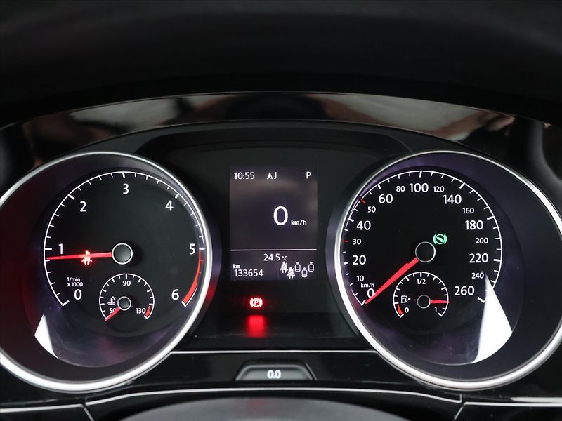 Volkswagen Touran 2.0 TDI 110kW DSG 7-Míst DPH - fotka 20 z 36