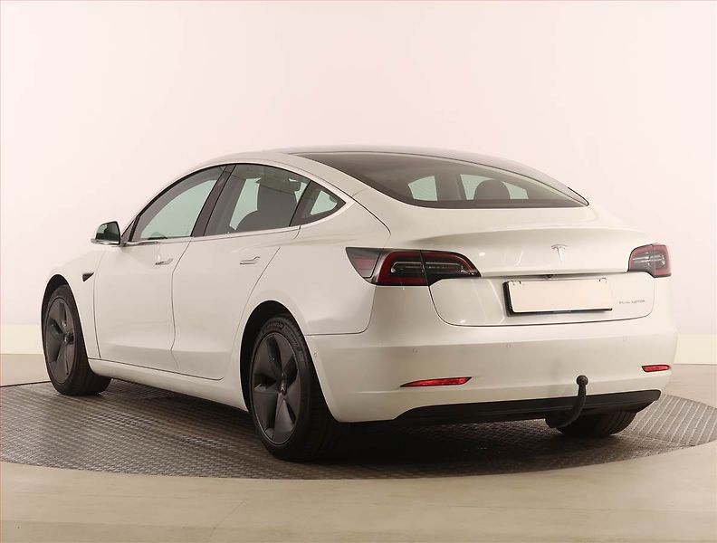 Tesla Model 3 (2020) Long Range 4WD 78kWh, SoH 89% - fotka 4 z 31