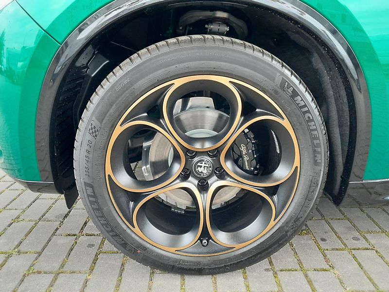 Alfa Romeo Stelvio (2026) Intensa  4x4 2,0 280PS - fotka 10 z 37