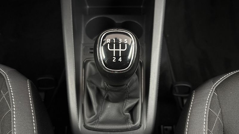 Škoda Fabia 1.0 TSI Ambition Combi - fotka 22 z 23