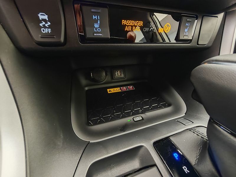 Toyota RAV4 2.5 Comfort Style 4x4 - fotka 34 z 38