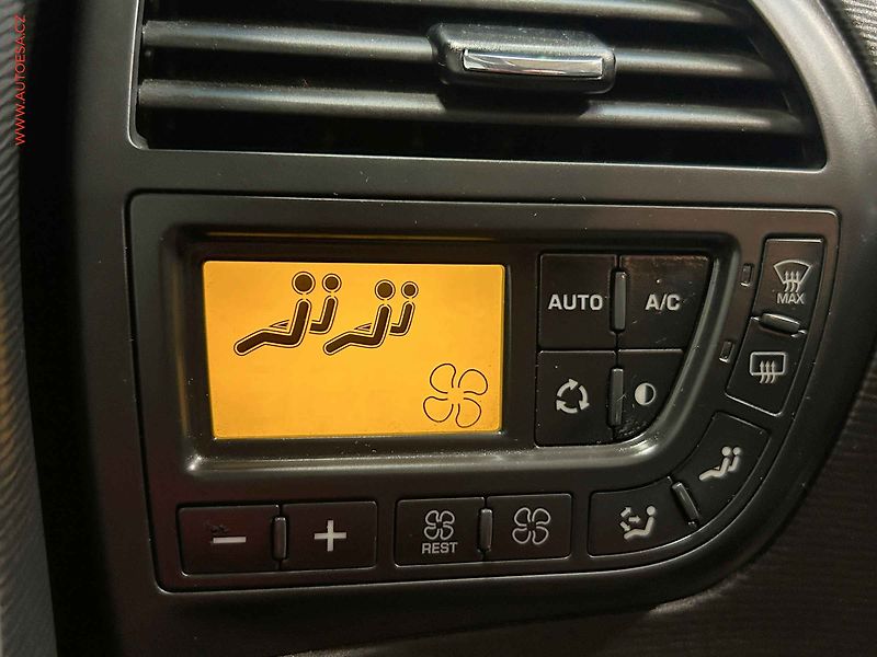 Citroën C4 Picasso (2012) 1.6VTi, AC, tempo - fotka 14 z 16