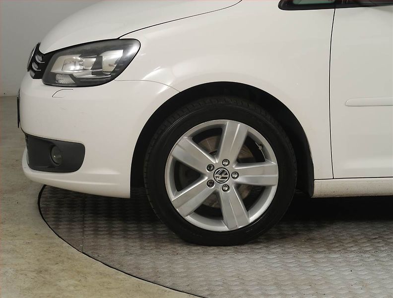 Volkswagen Touran (2011) 2.0 TDI, Automat, Navi, Xenony - fotka 15 z 23