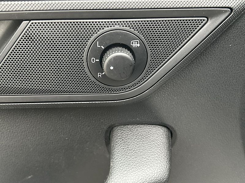 Škoda Fabia 1.0 TSI Active Plus - fotka 19 z 23