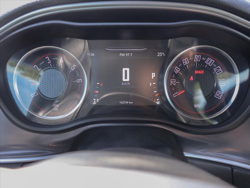 Dodge Challenger 3,6 V6 227kW Automat SXT - fotka 23 z 31