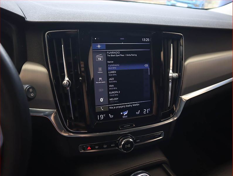 Volvo V90 (2018) D3, Serv.kniha, Kůže, Navi - fotka 12 z 21
