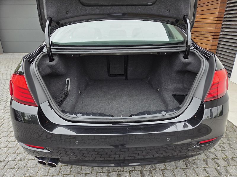 BMW Řada 5 525d xDrive ČR DPH  - fotka 41 z 44