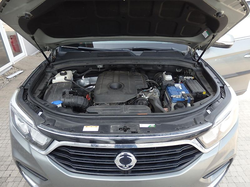 SsangYong Rexton 2.2 D 133 kW 4WD NAVIGACE - fotka 19 z 21