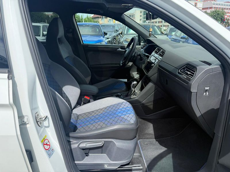 Volkswagen Tiguan R 2.0 TSI 235Kw DSG Akrapovič - fotka 9 z 27