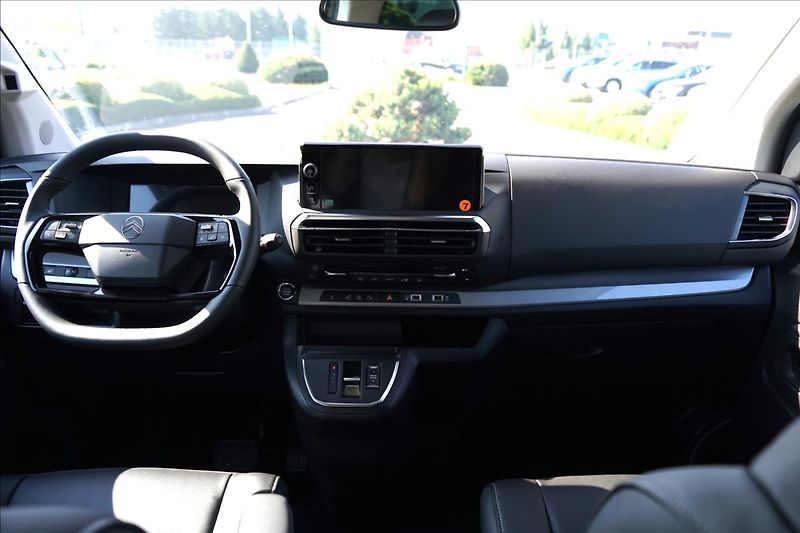 Citroën SpaceTourer (2025) 2,2 BlueHDi 180 EAT8 SHINE XL - fotka 15 z 32