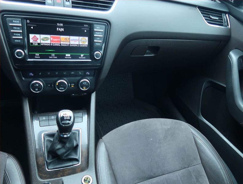 Škoda Octavia (2015) Laurin&Klement 2.0 TDI - fotka 12 z 19