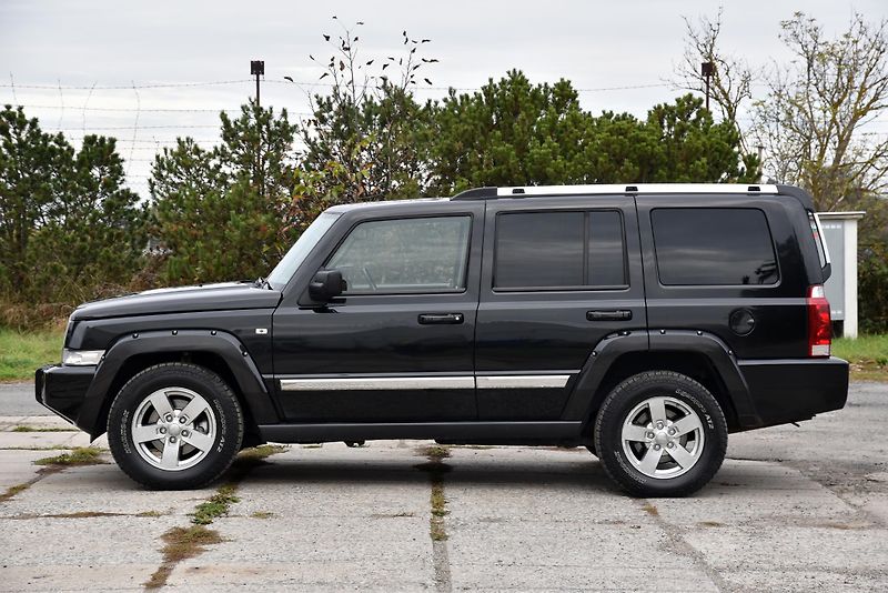 Jeep Commander 3.0 CRD V6 AT 4WD LIMITED,7SED - fotka 5 z 50