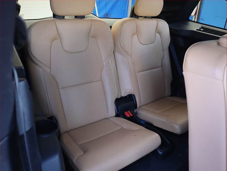 Volvo XC90 (2016) D5 AWD - fotka 16 z 28