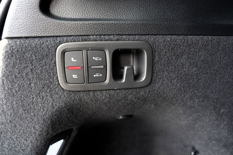 Audi Q7 50 TDI/Q/360/22/Sline/DPH - fotka 14 z 48