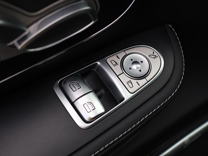 Mercedes-Benz Třídy V 2,0 300d 4Matic Long Exclusive - fotka 21 z 54
