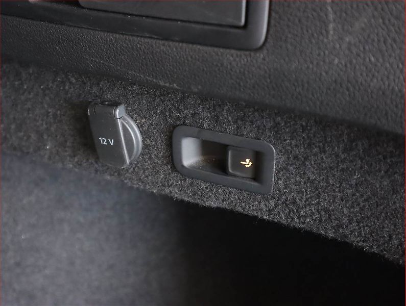 Volkswagen Passat (2021) 2.0 TDI, Automat, Serv.kniha - fotka 20 z 23