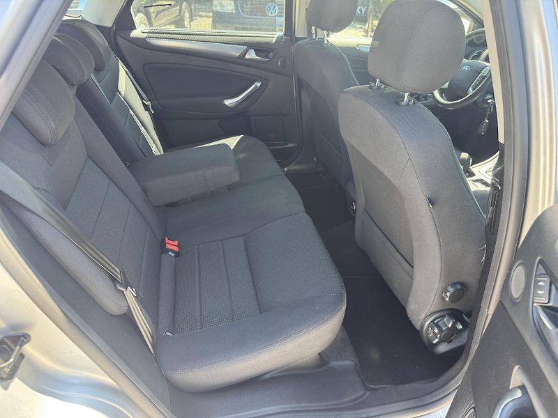 Ford Mondeo (2012) 2.0(203PS)AUTOMAT,PĚKNÉ - fotka 29 z 53