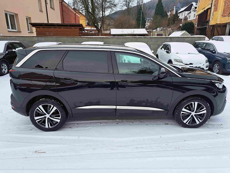 Peugeot 5008 (2020) 1,2PT EAT8 ALLURE - fotka 3 z 26