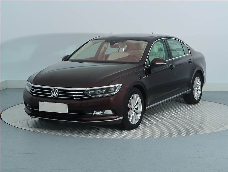 Volkswagen Passat (2015) Highline 2.0 BiTDI, 4X4 - fotka 2 z 13