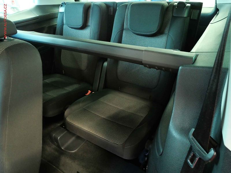 Volkswagen Sharan (2014) 2.0 TDI, AC, výhřev sed. - fotka 11 z 22