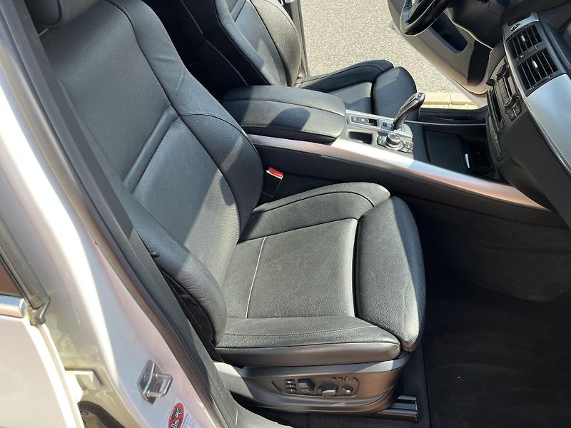 BMW X5 40D XDRIVE M-Packet - fotka 16 z 34
