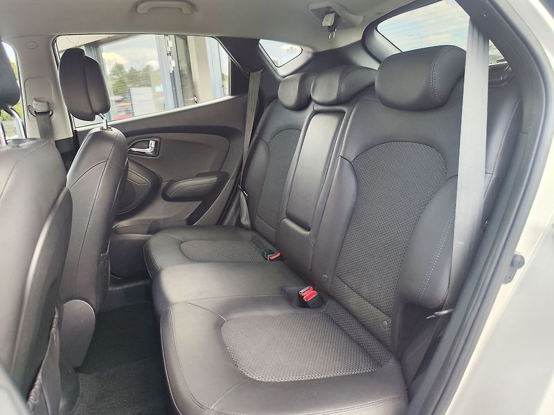 Hyundai ix35 1.7 CRDI/85kW trikolor - fotka 10 z 26