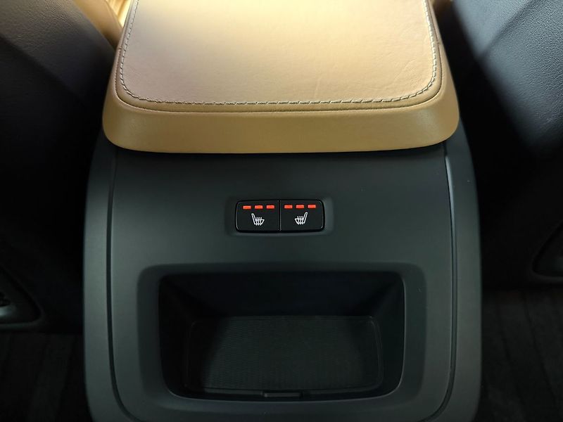 Volvo XC90 B5 AWD INSCRIPTION, ACC, LED, - fotka 26 z 30