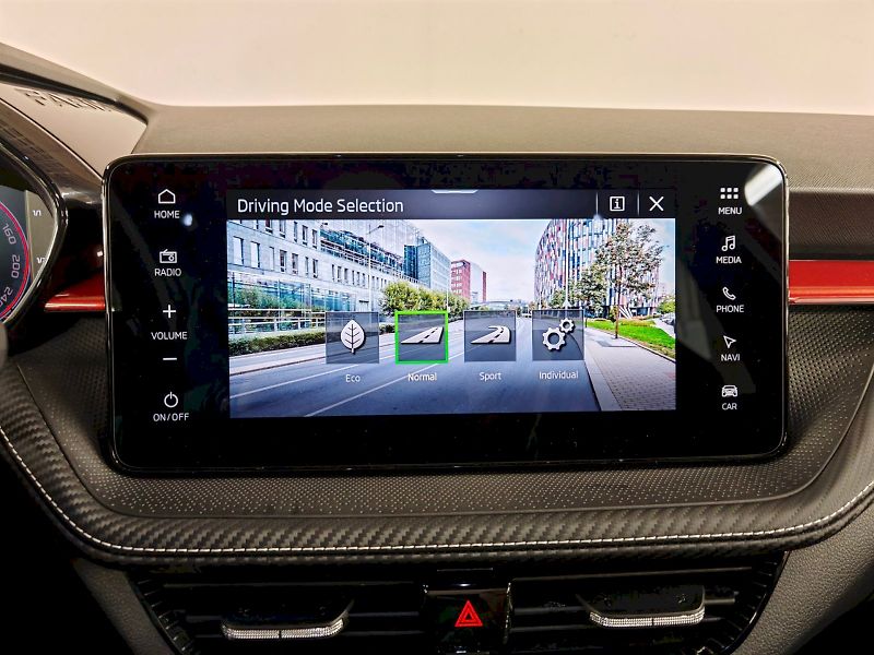 Škoda Fabia (2024) 1.5 TSI 110 kW DSG Monte Carlo - fotka 12 z 30