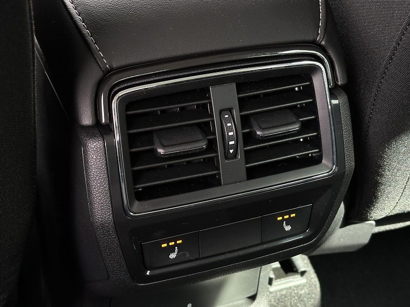 Škoda Karoq 1.5TSi DSG 150PS Top & Selecti - fotka 33 z 40