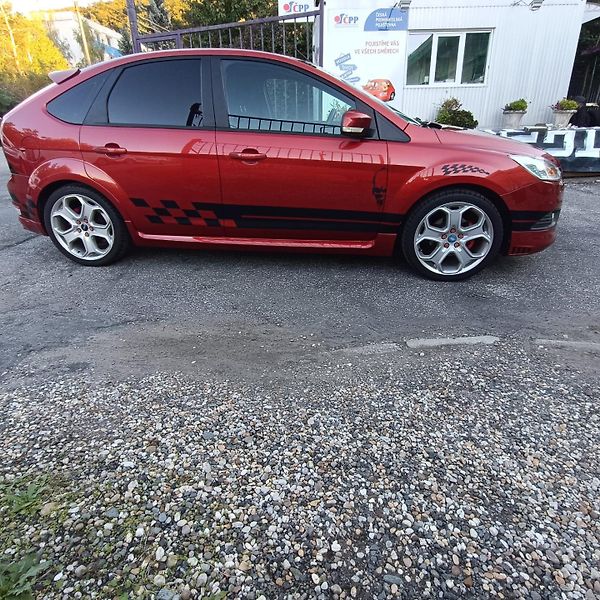 Ford Focus  Titanium,1.8/92kW, benzin - fotka 4 z 26