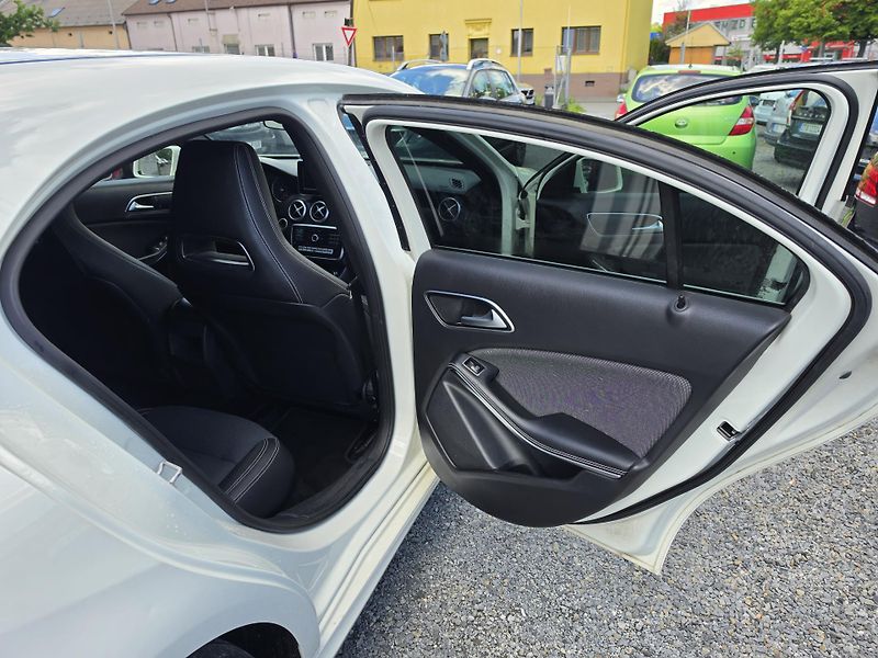 Mercedes-Benz Třídy A 160i  - fotka 5 z 18