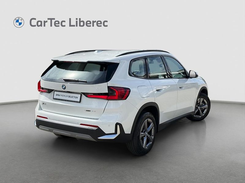 BMW X1 sDrive20i - fotka 3 z 20
