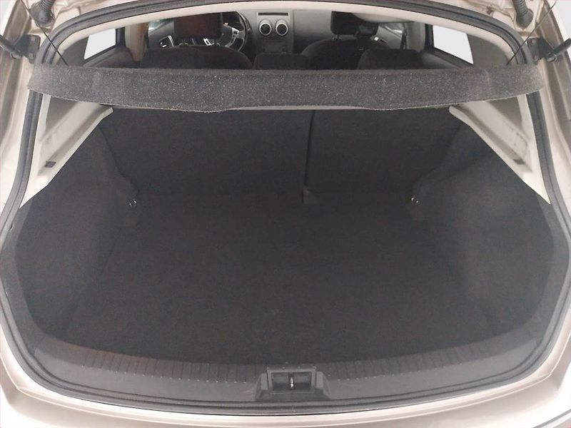 Nissan Qashqai (2012) 1.6 dCi, 4X4, Serv.kniha - fotka 14 z 19