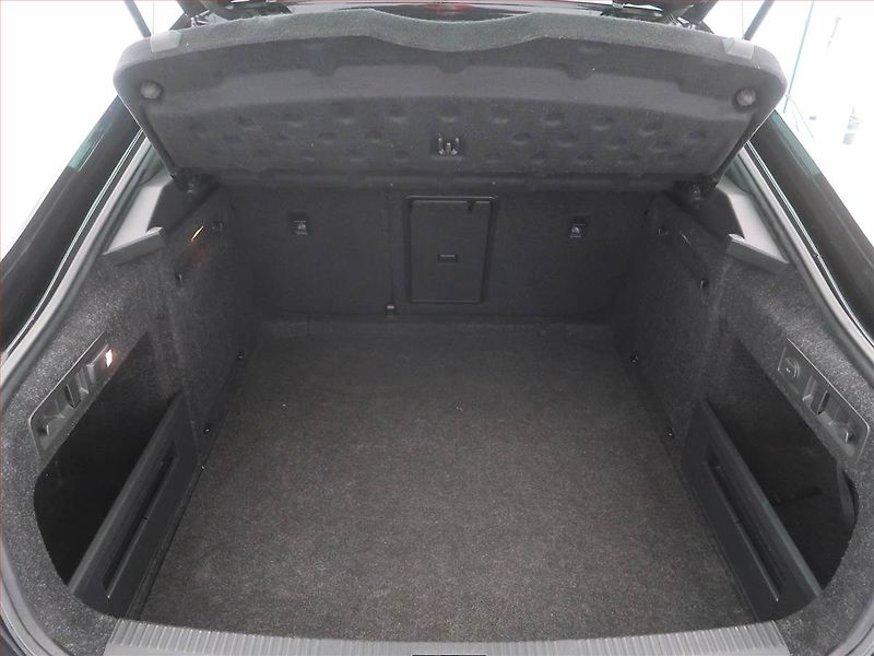 Škoda Superb (2018) Sportline 2.0 TDI, Serv.kniha - fotka 14 z 18