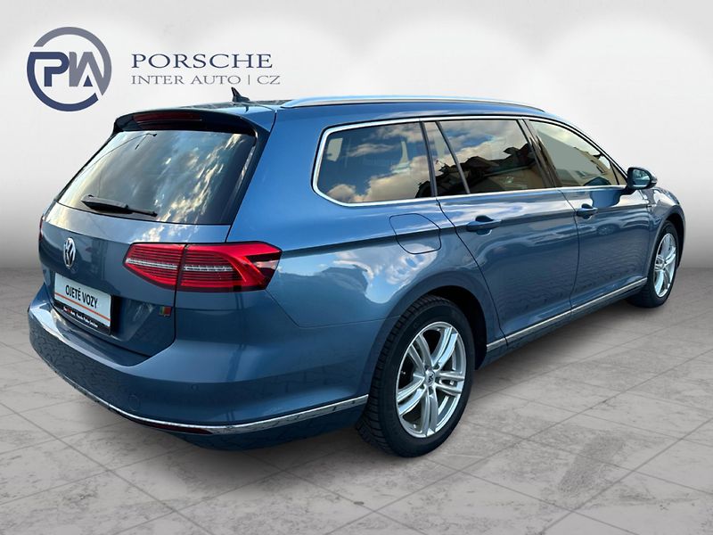 Volkswagen Passat 2,0 TDi 140kW HIGHLINE R-LINE - fotka 6 z 24