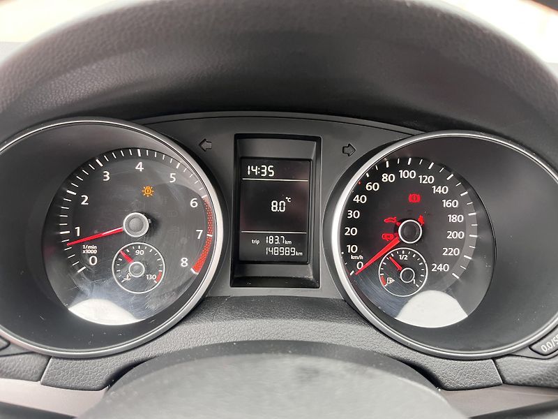 Volkswagen Golf 1.4 59KWMPI,NAVI,DVD,TZ,2xKOLA - fotka 33 z 45