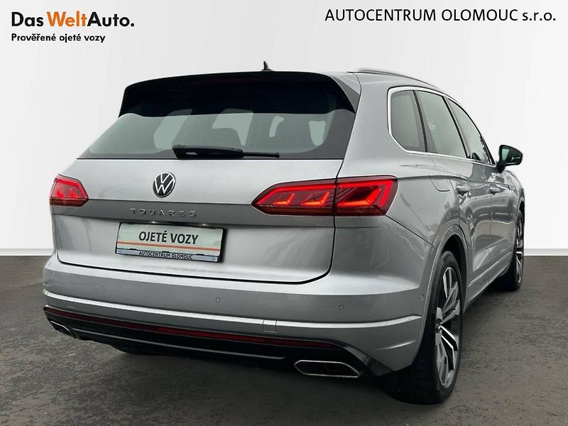 Volkswagen Touareg (2021) V6 3.0TDI 8AT 4MOTION R-Line - fotka 2 z 35