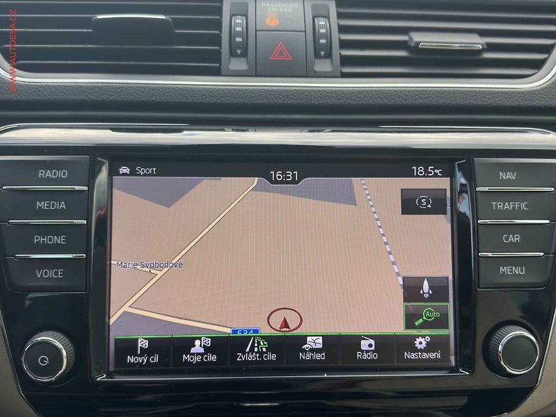 Škoda Superb (2016) 2.0TSi 4x4, ČR, DSG, bixen - fotka 17 z 26