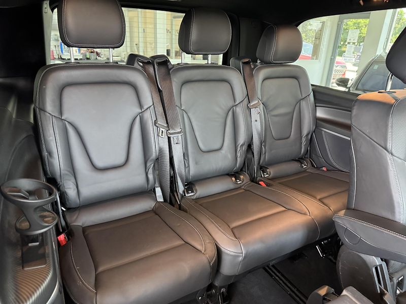 Mercedes-Benz Třídy V (2022) V300d 4M LREZERVACE - fotka 22 z 38