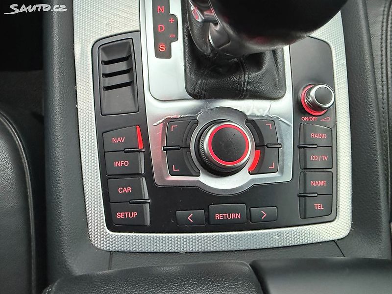 Audi Q7 3,0 TDI V6 QUATTRO - fotka 19 z 38