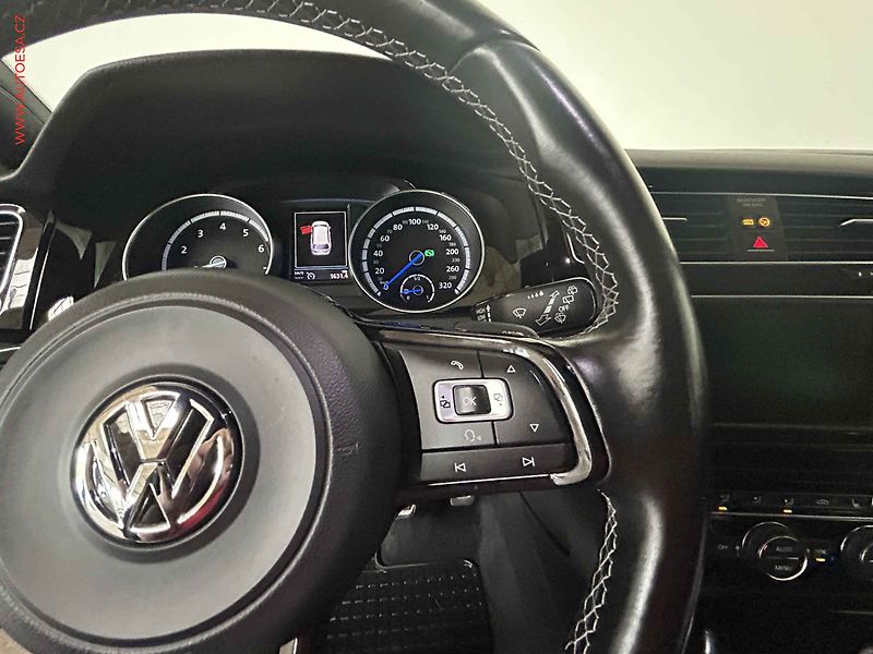 Volkswagen Golf (2016) 2.0 TSI 4x4, ČR, DSG, STK8 - fotka 19 z 19