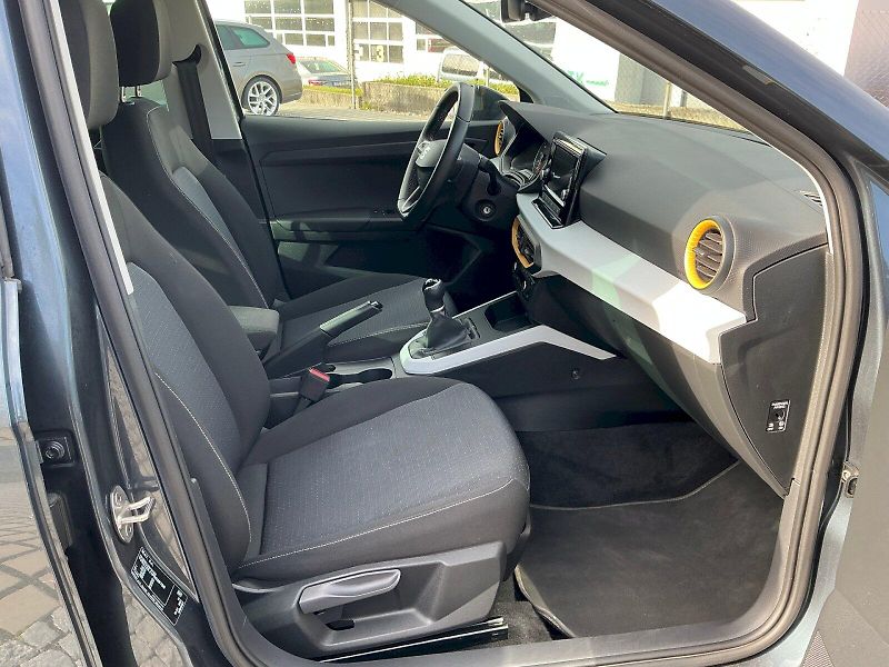 Seat Arona (2023) 1.0 TSI Style - fotka 17 z 26
