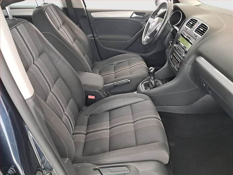 Volkswagen Golf (2012) 1.2 TSI, Park. senzory - fotka 9 z 20