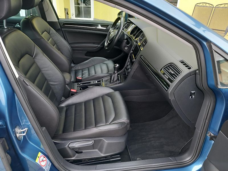Volkswagen Golf (2013) VII 2,0TDi 110kw 1.MAJITEL - fotka 21 z 39