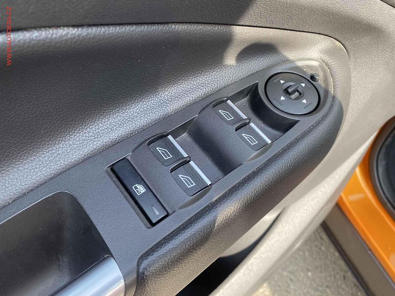 Ford Kuga (2015) 1.5 EB, Trend, navi, +kola - fotka 13 z 18