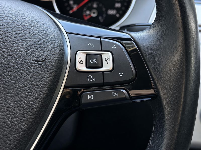 Volkswagen Passat 2,0 TDI 110kW Comfortline Navi - fotka 23 z 41